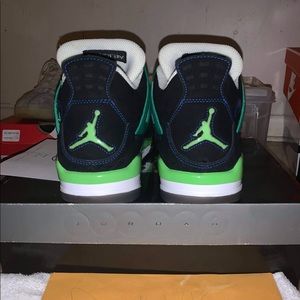 Dorenbecher 4s size 10.5 worn 1x VNDS 100% Authentic.